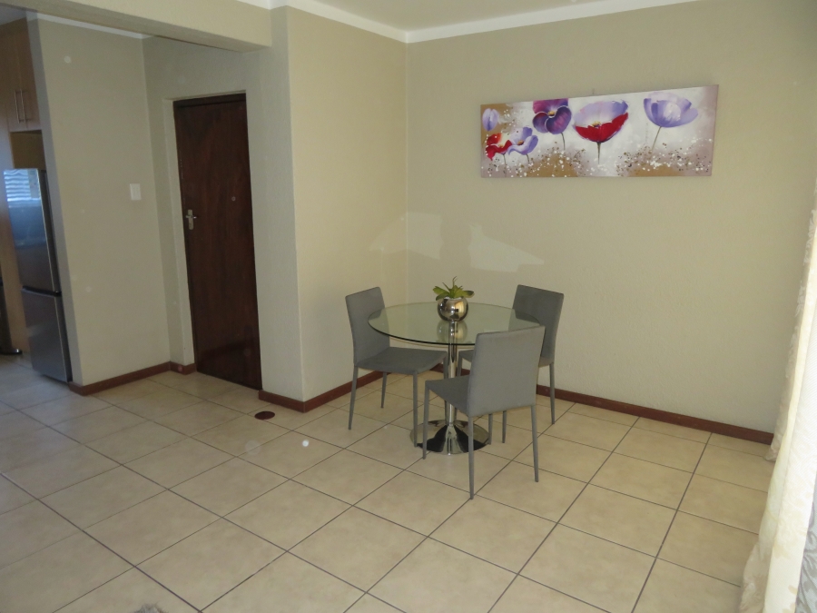 To Let 2 Bedroom Property for Rent in Kenilworth Western Cape
